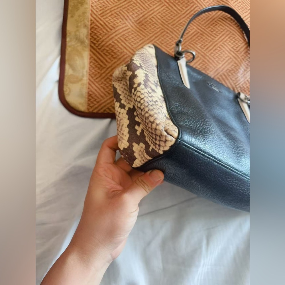 Coach Christie Carryall Black Beige Leather‎ Snake Embossed Satchel Bag - Picture 6 of 14